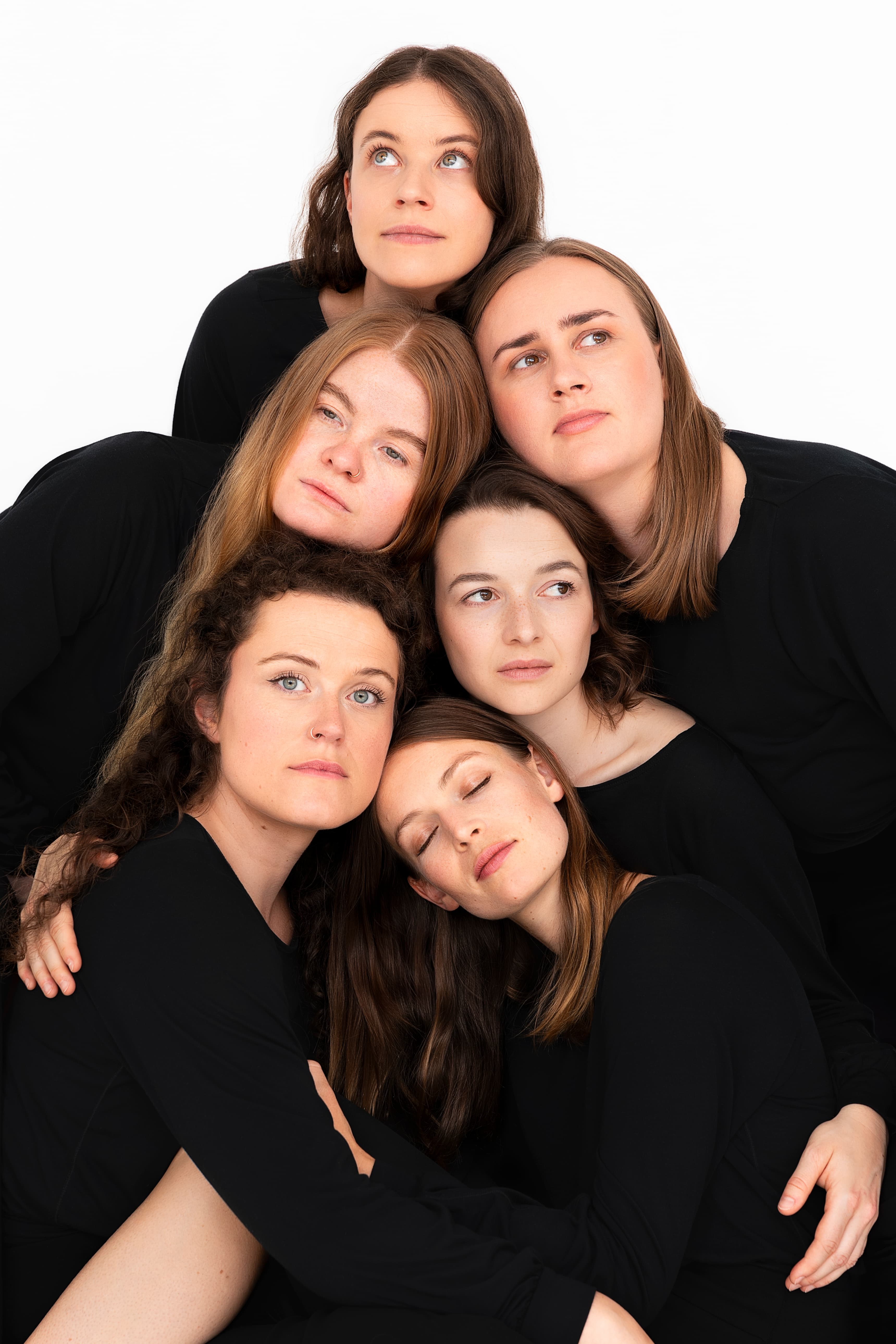 Ensemble-Seite: Gruppenbild und Portraits von Lara Müller.